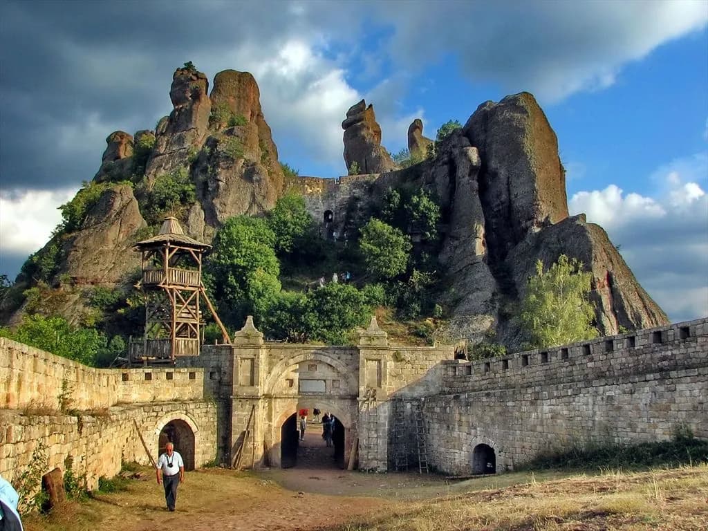Екскурзия до Белоградчик и пещера Магура